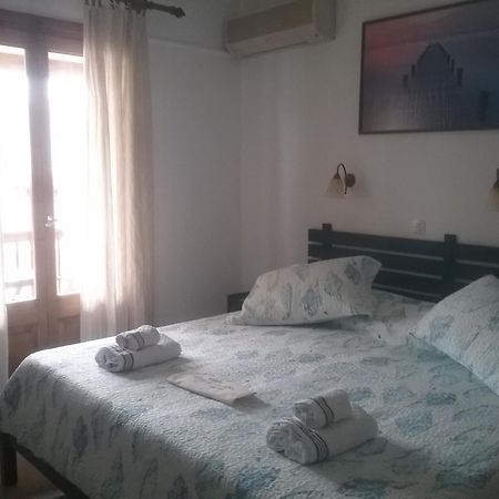 Mouria Hotel Скиатос Екстериор снимка