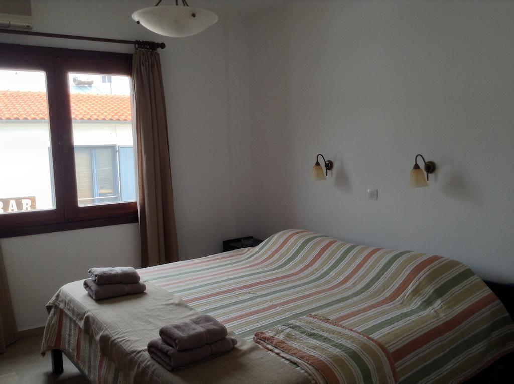 Mouria Hotel Скиатос Екстериор снимка