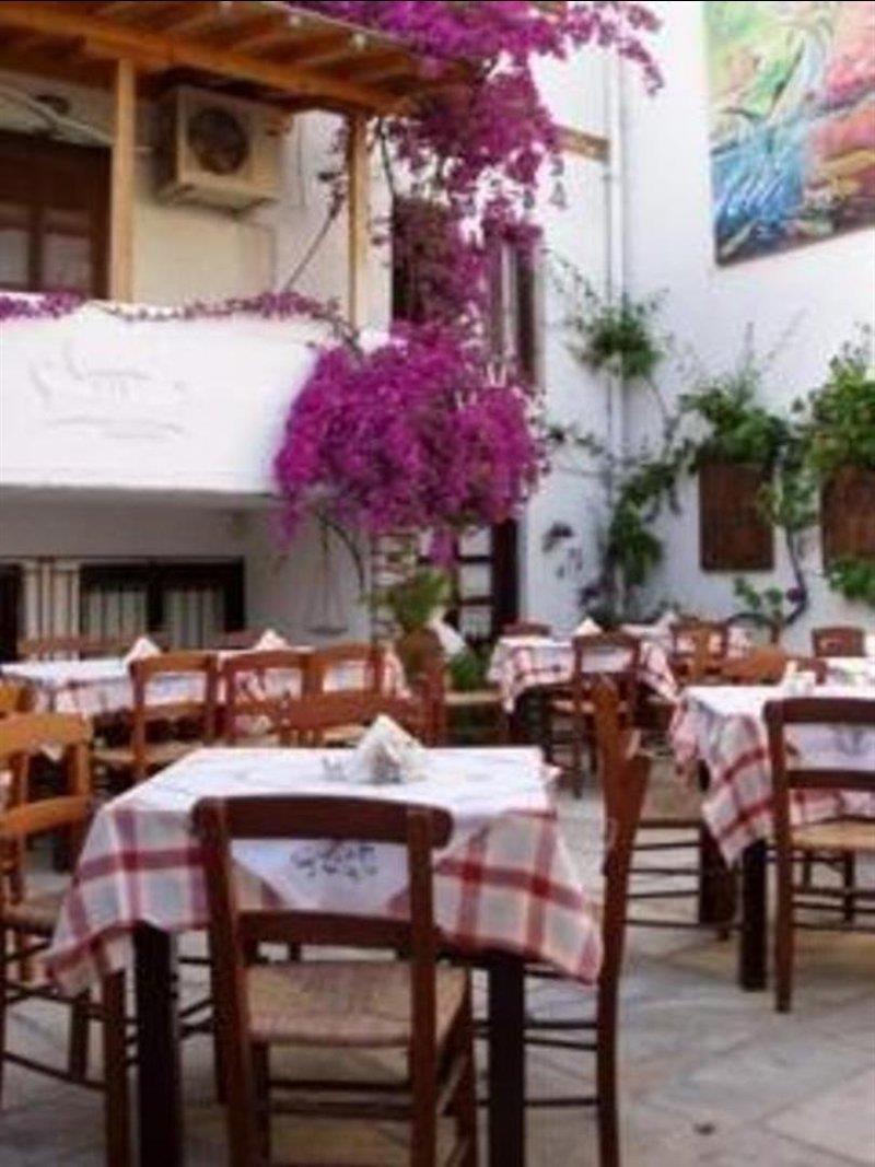 Mouria Hotel Скиатос Екстериор снимка
