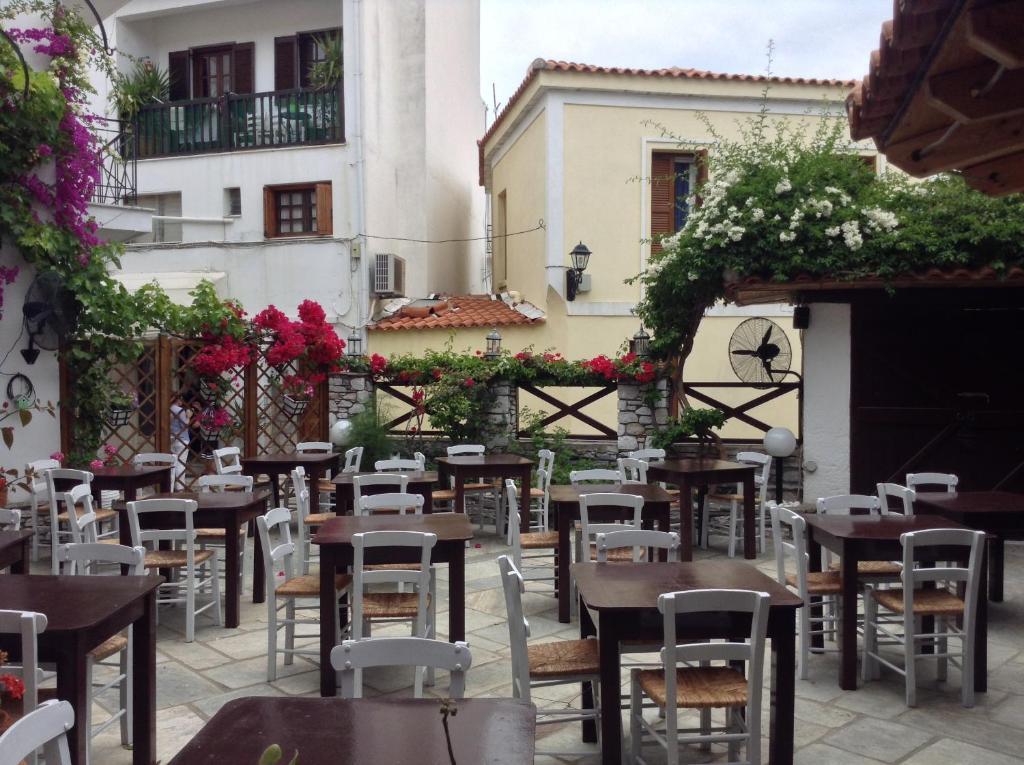 Mouria Hotel Скиатос Екстериор снимка