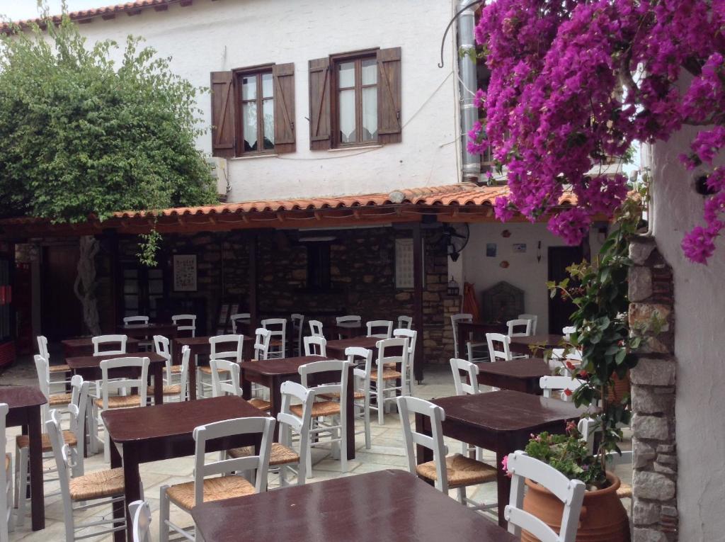 Mouria Hotel Скиатос Екстериор снимка