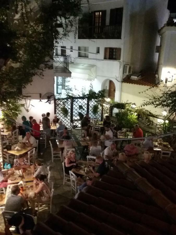 Mouria Hotel Скиатос Екстериор снимка
